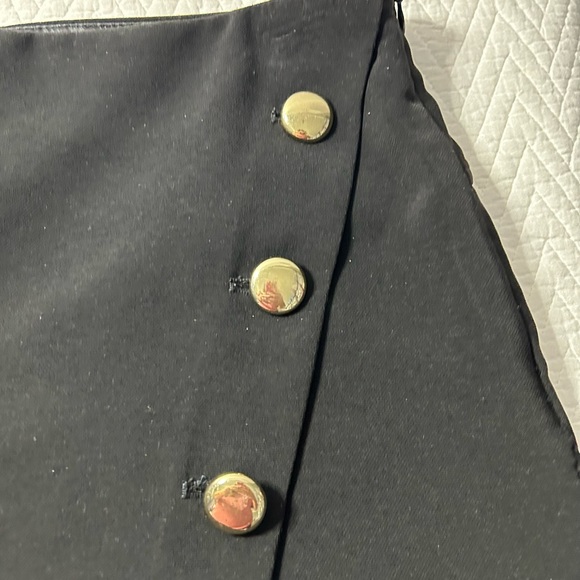 Zara women’s size small black mini skort with wrap front flap - Picture 7 of 8